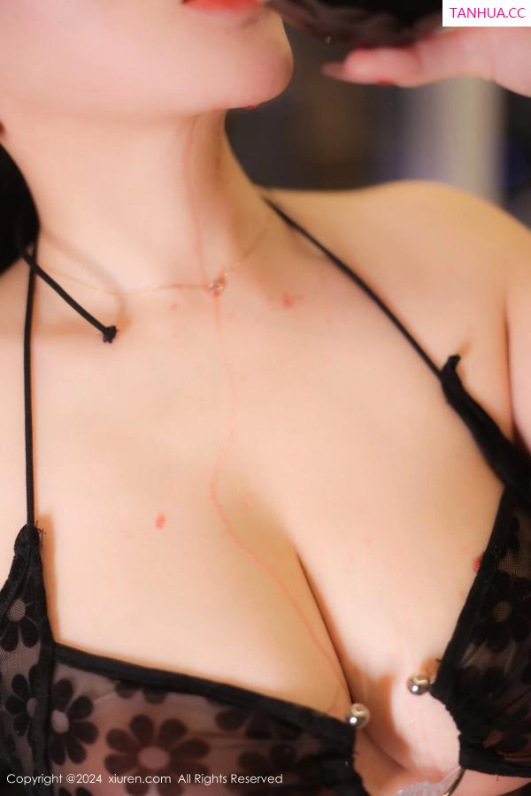   [XiuRen]高清写真图 2024.04.08 No.8355 李若汐 美胸性感第26张图片
